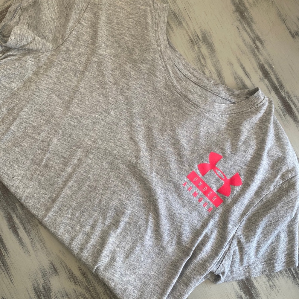 Under Armour tshirt